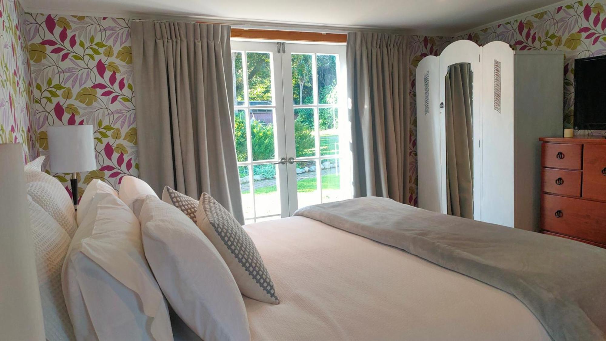 The Oaks- A Beautifully Appointed 1890S Villa Featherston Eksteriør bilde