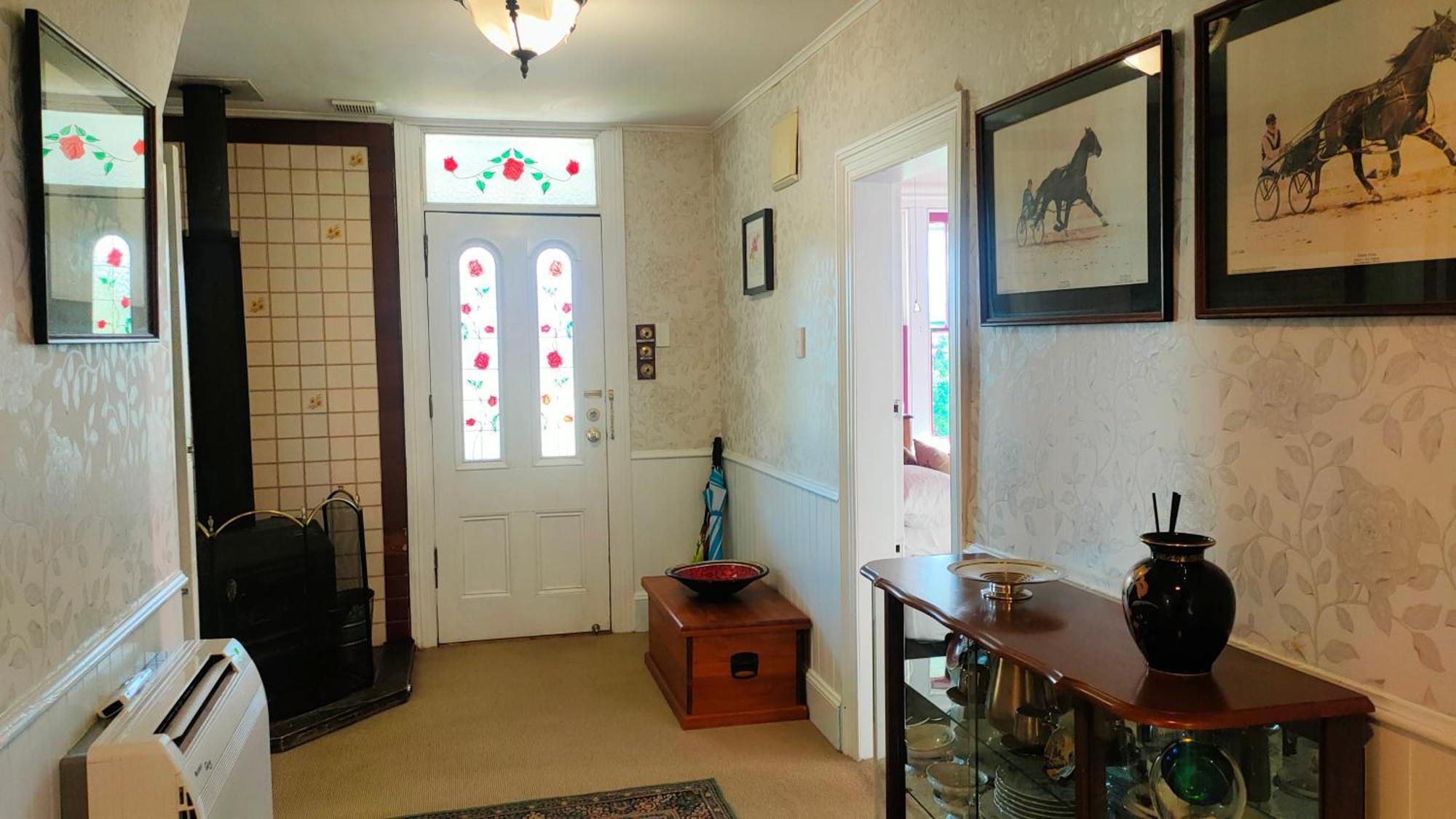 The Oaks- A Beautifully Appointed 1890S Villa Featherston Eksteriør bilde